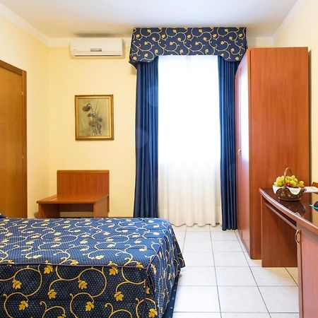 Hotel Ristorante Paladini Carisio Екстериор снимка