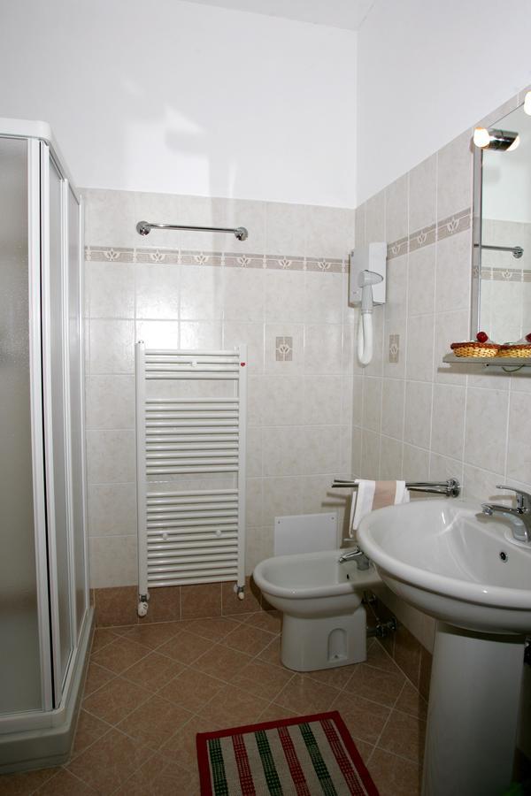 Hotel Ristorante Paladini Carisio Екстериор снимка
