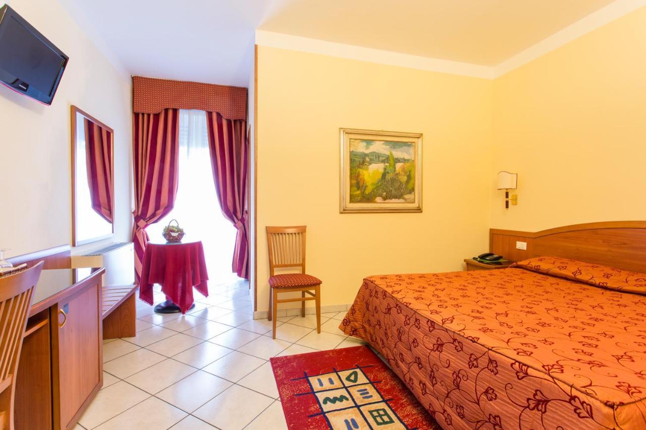 Hotel Ristorante Paladini Carisio Екстериор снимка