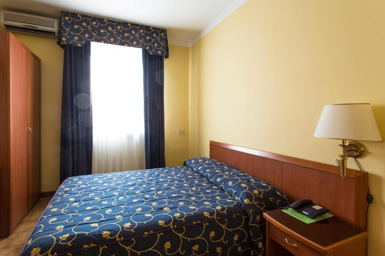 Hotel Ristorante Paladini Carisio Екстериор снимка