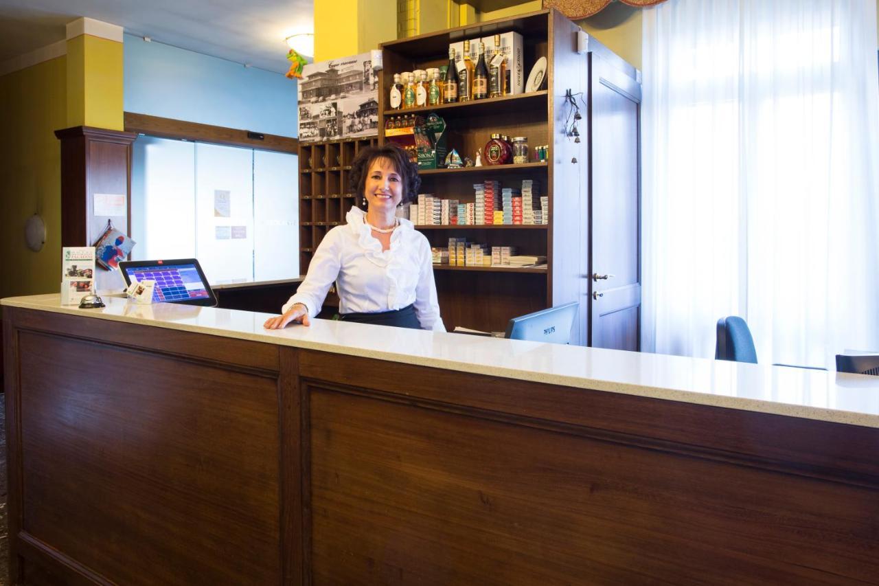 Hotel Ristorante Paladini Carisio Екстериор снимка