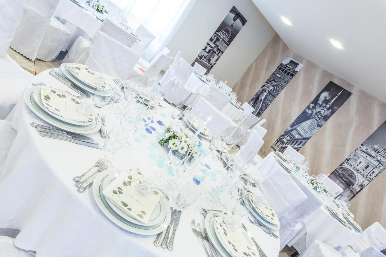 Hotel Ristorante Paladini Carisio Екстериор снимка