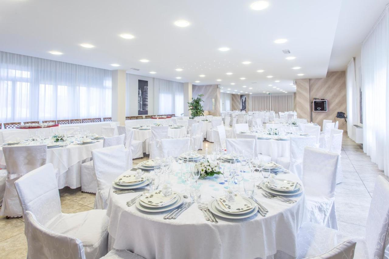 Hotel Ristorante Paladini Carisio Екстериор снимка