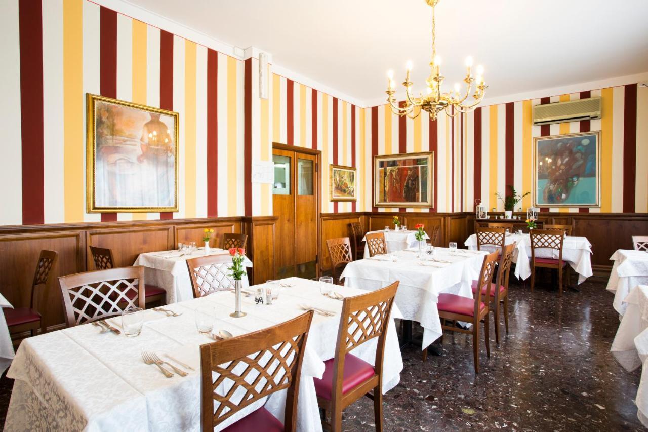 Hotel Ristorante Paladini Carisio Екстериор снимка