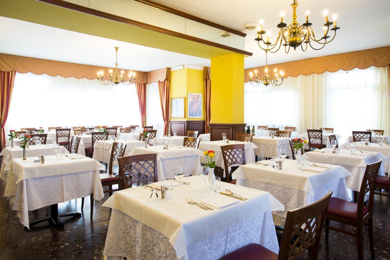 Hotel Ristorante Paladini Carisio Екстериор снимка